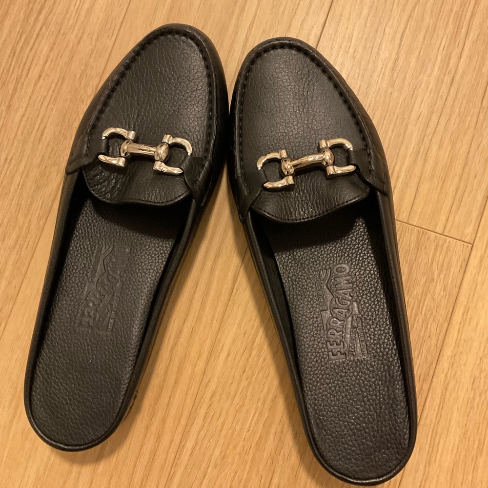 NEW Ferragamo loafer mules in black - Size 6.5 D